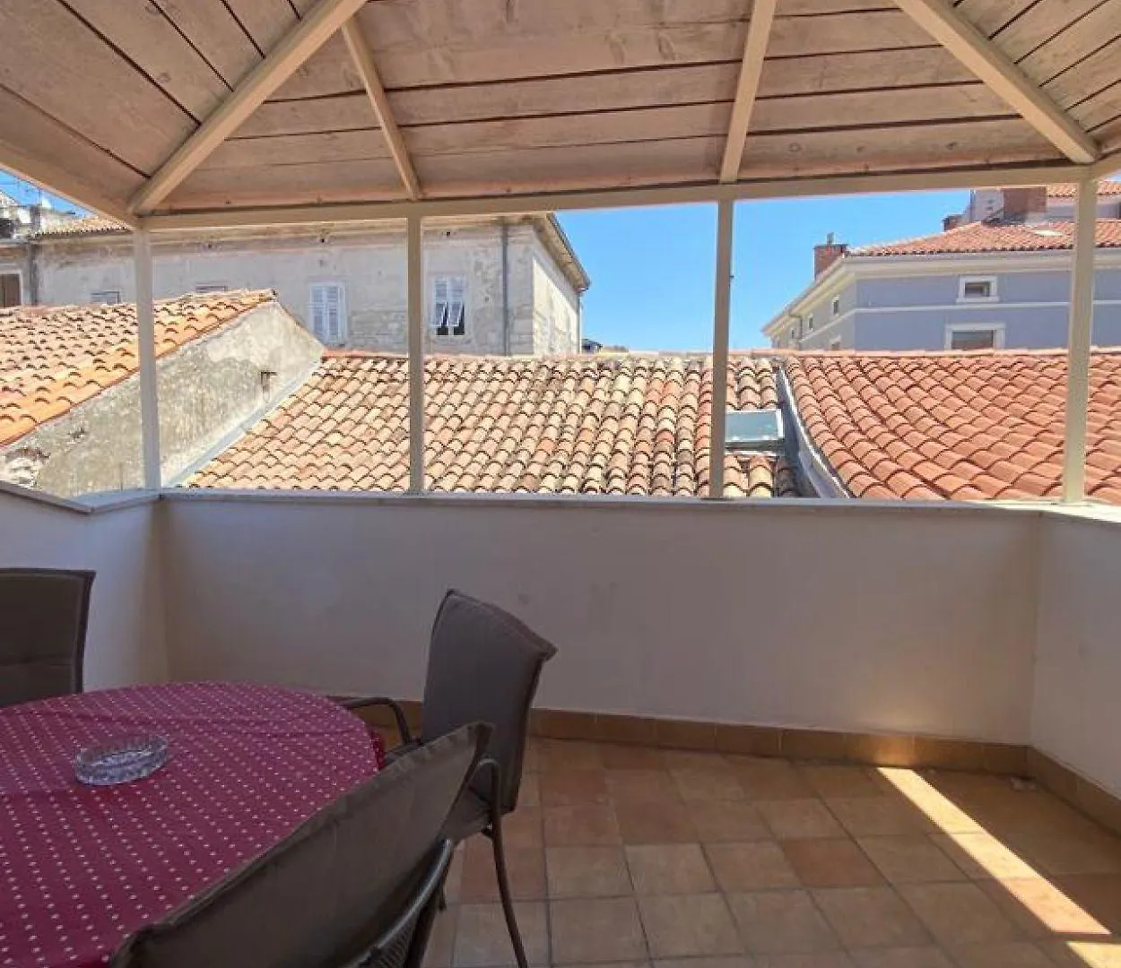 Omir Bed & Breakfast Πούλα 0*,