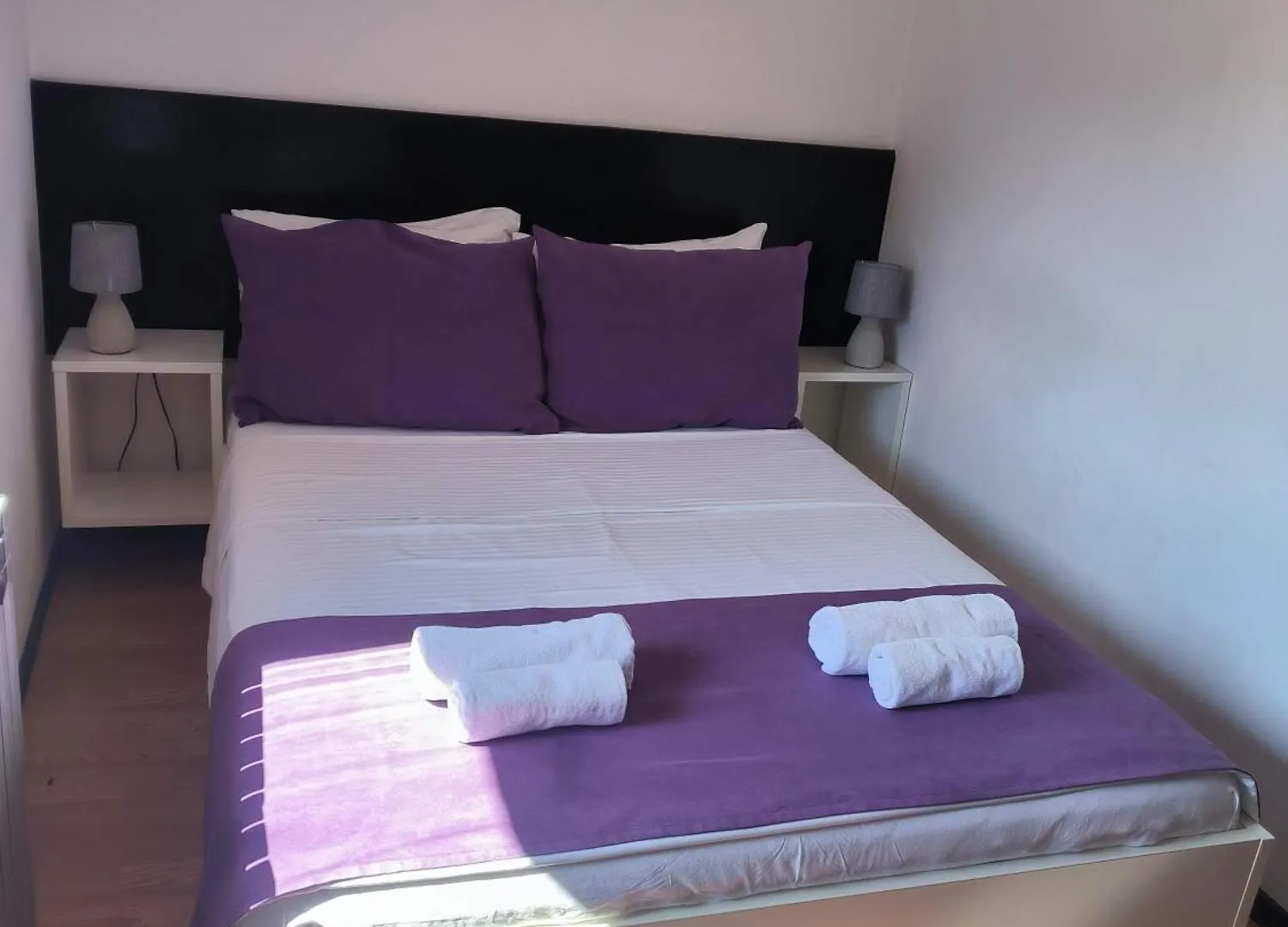 Omir Bed & Breakfast Πούλα
