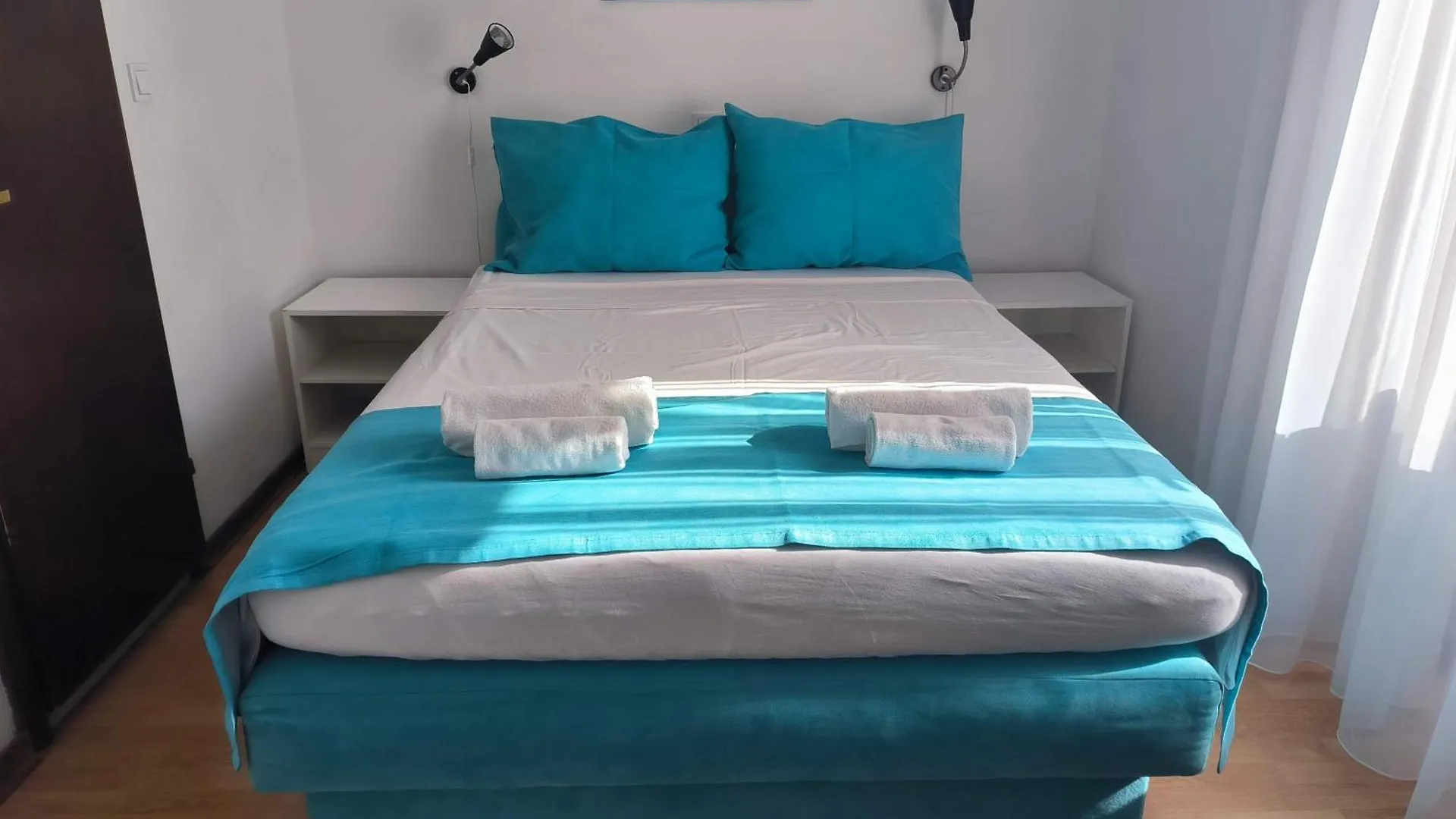 Omir Bed & Breakfast Πούλα