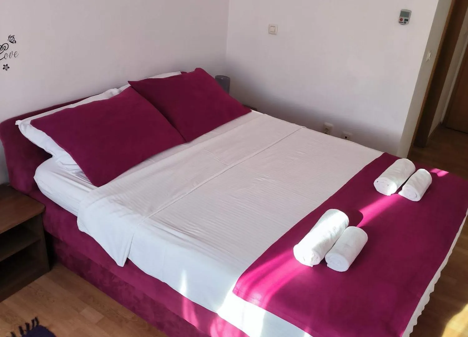 Omir Bed & Breakfast Πούλα