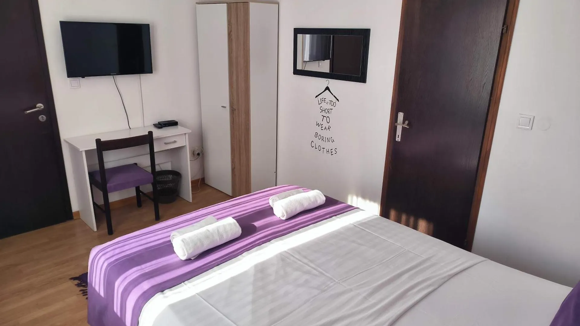 Omir Bed & Breakfast Πούλα