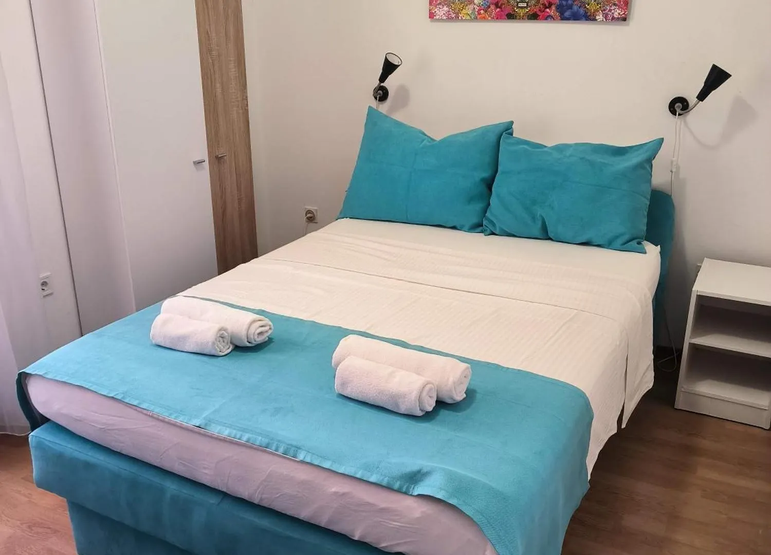 Omir Bed & Breakfast Πούλα
