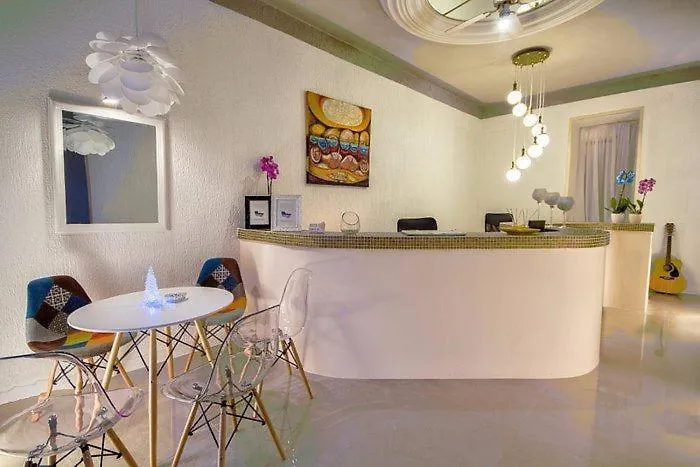 Omir Bed & Breakfast Πούλα