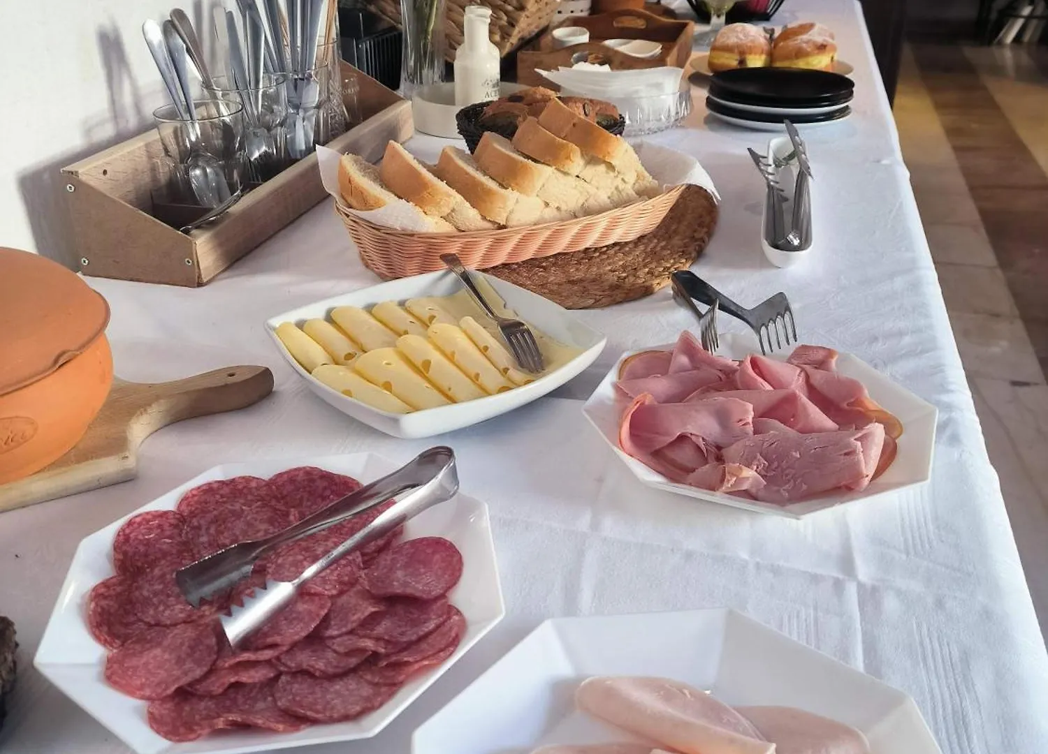 Omir Bed & Breakfast Πούλα